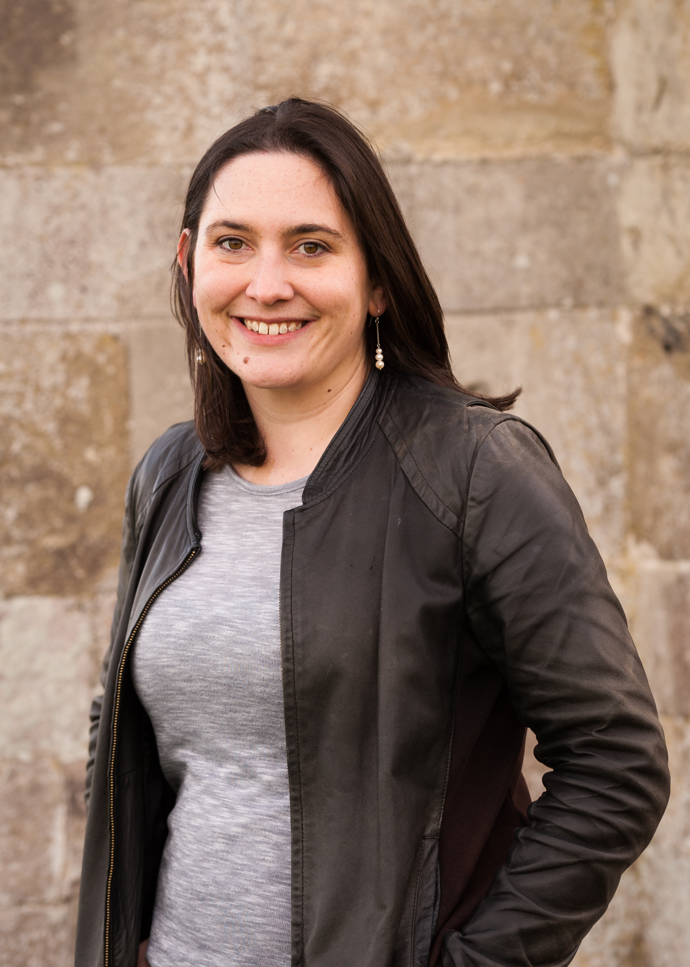 Elizabeth Garber Headshots-1006